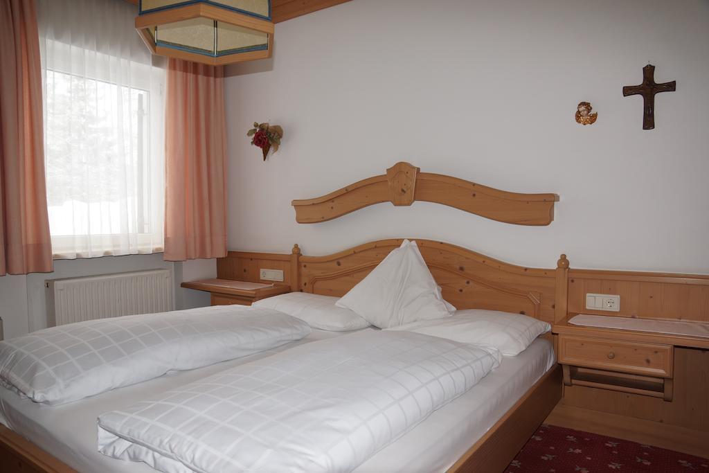 Hotel Mooserhof Sexten Room photo